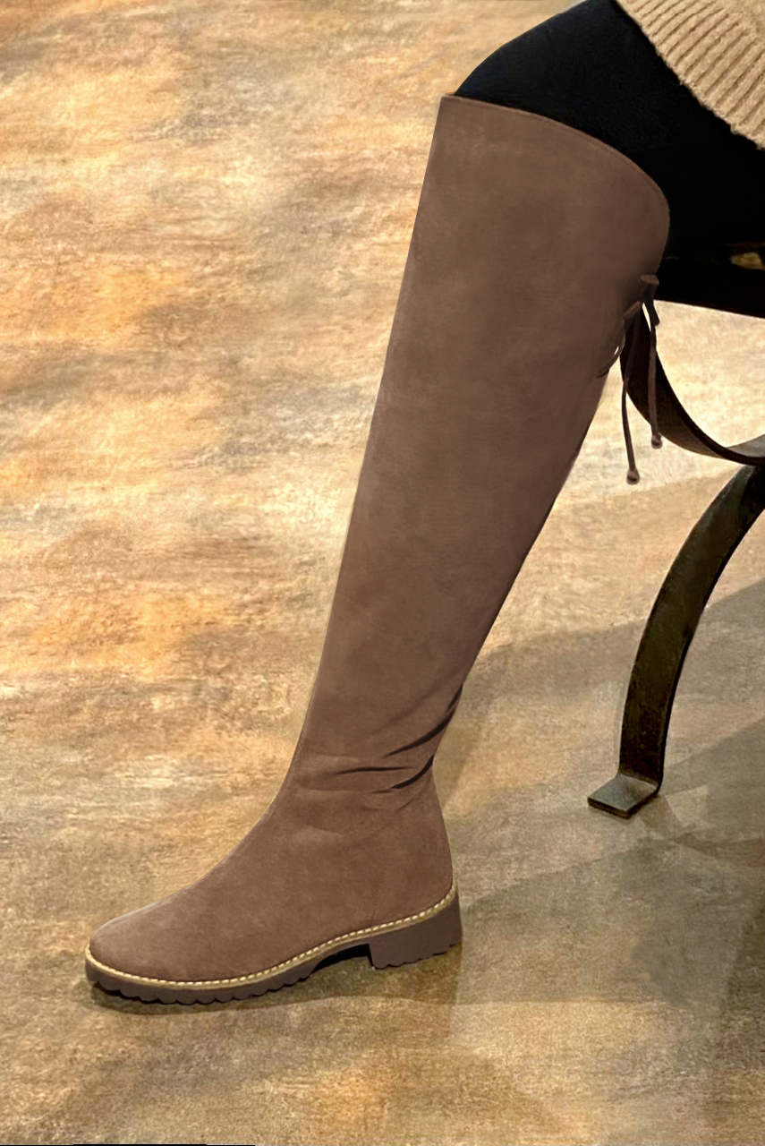 Chocolate brown women's leather thigh-high boots. Round toe. Flat rubber soles. Made to measure. Worn view - Florence KOOIJMAN